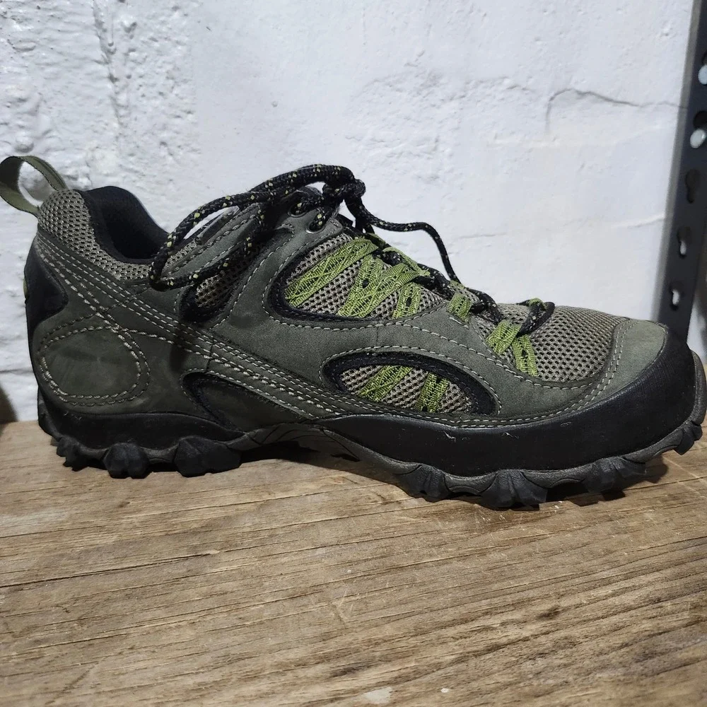 Patagonia Drifter Beluga / Willow Mens 8.5 Waterproof Hiking Shoes Olive Vibram